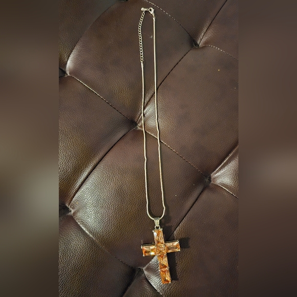 Elegant Faux Citrine Cross Pendant 18 inch Necklace 2 inch Extender EUC - Picture 6 of 8